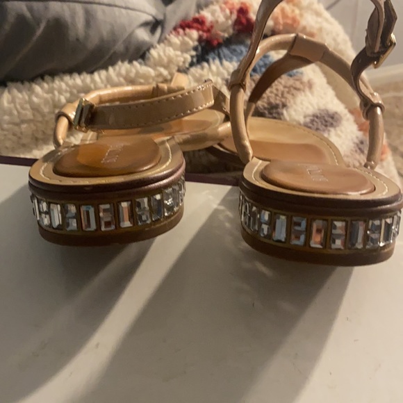 Women Sandals - Picture 4 of 6